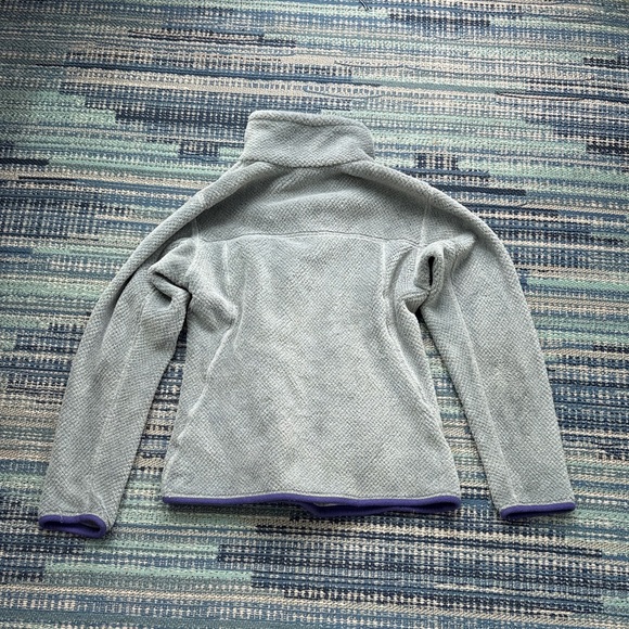 Patagonia Gray and Purple Snap-T Fleece - Picture 4 of 4